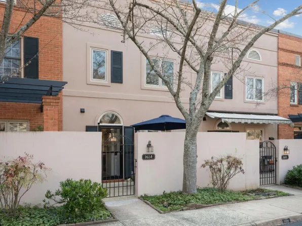 1614 Garden Ct, Charlottesville, VA 22901