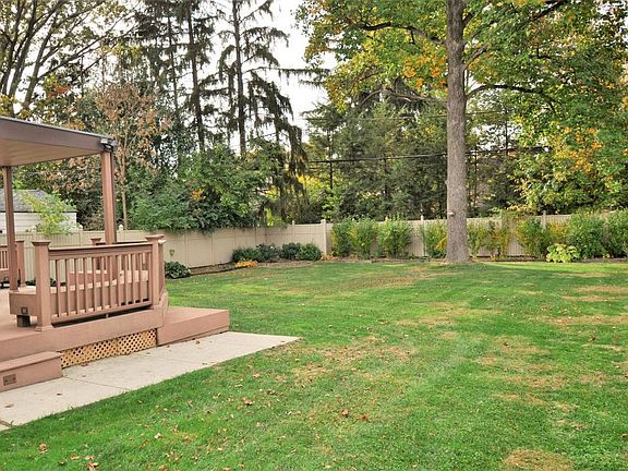 3rd image of 2649 Westmont Blvd