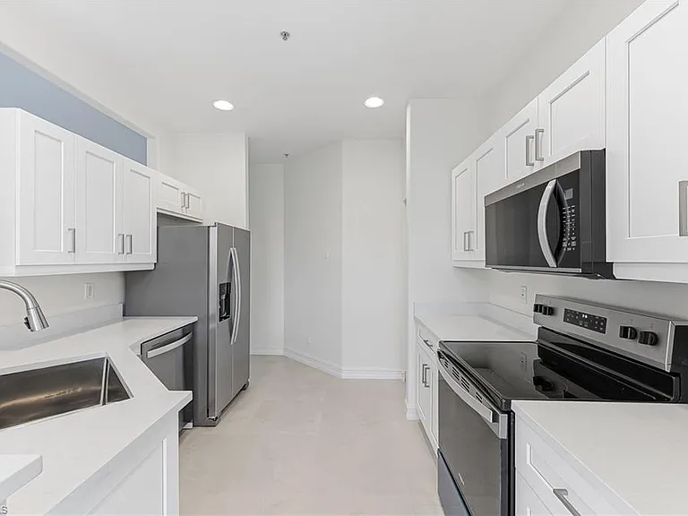 800 Carrick Bend Cir — Photo 11