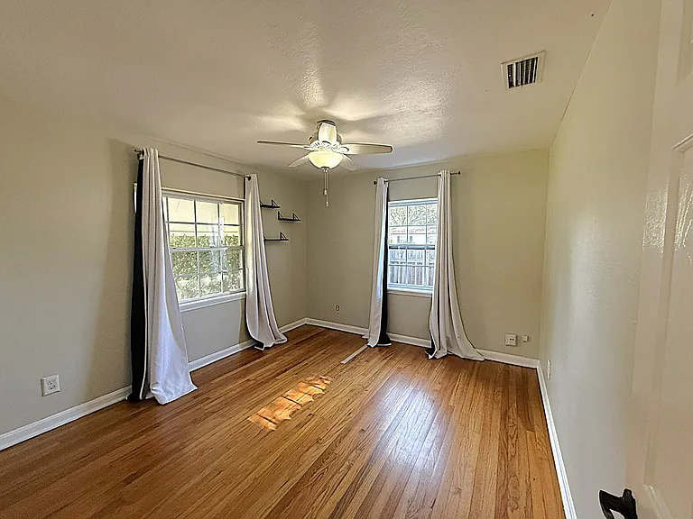 3000 Knollwood Cir — Photo 18
