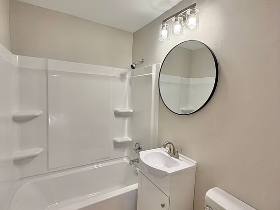 3rd image of 510 Holladay Dr #604