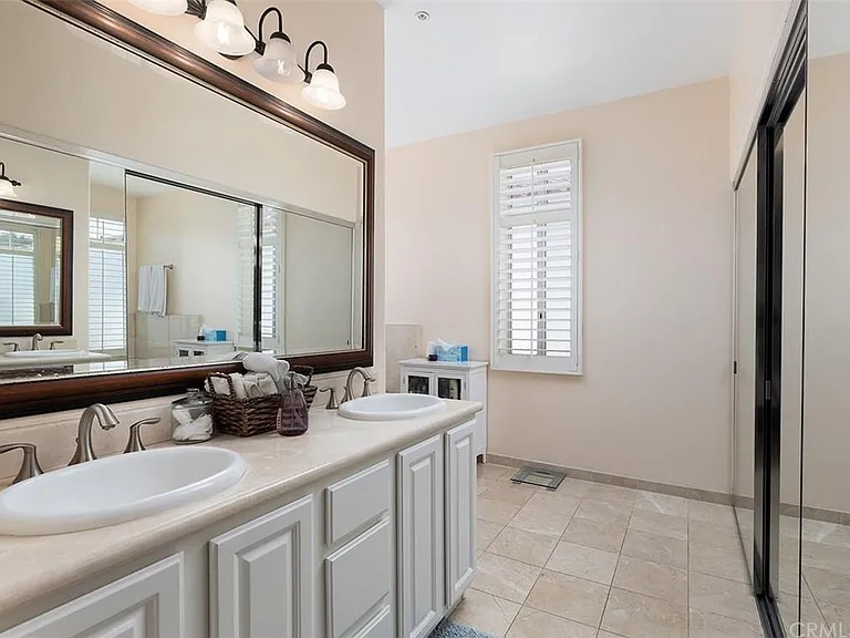 Master Vanity
