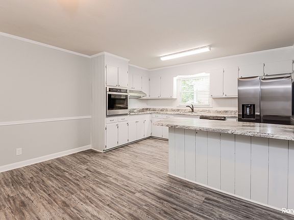 3rd image of 291 Araminta Dr