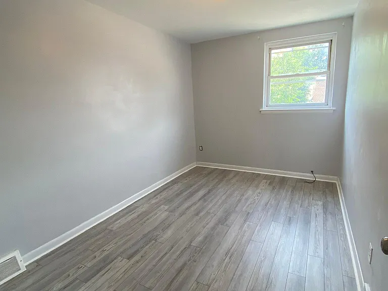 2638 Daphne Rd #2 — Photo 8