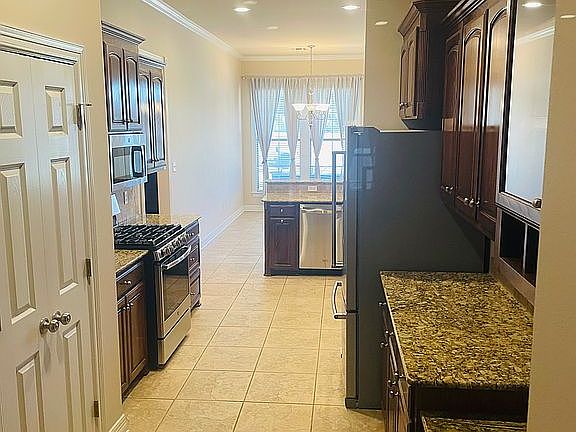 4th image of 502 Pebble Dr