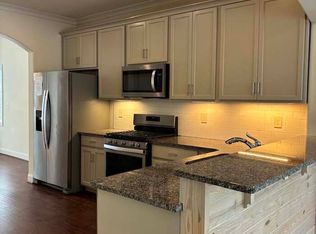 950 Lennox Blvd, Vestavia Hills, AL 35216