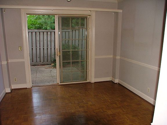 Full bath in each bedroom