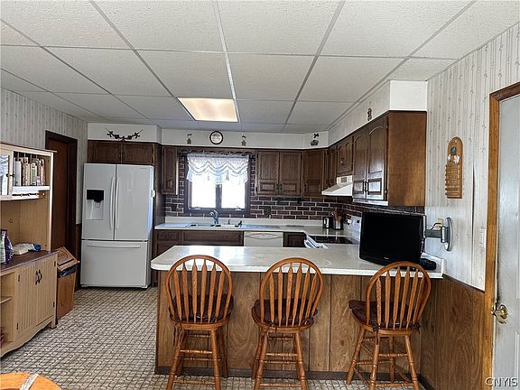 5th image of 4019 School St