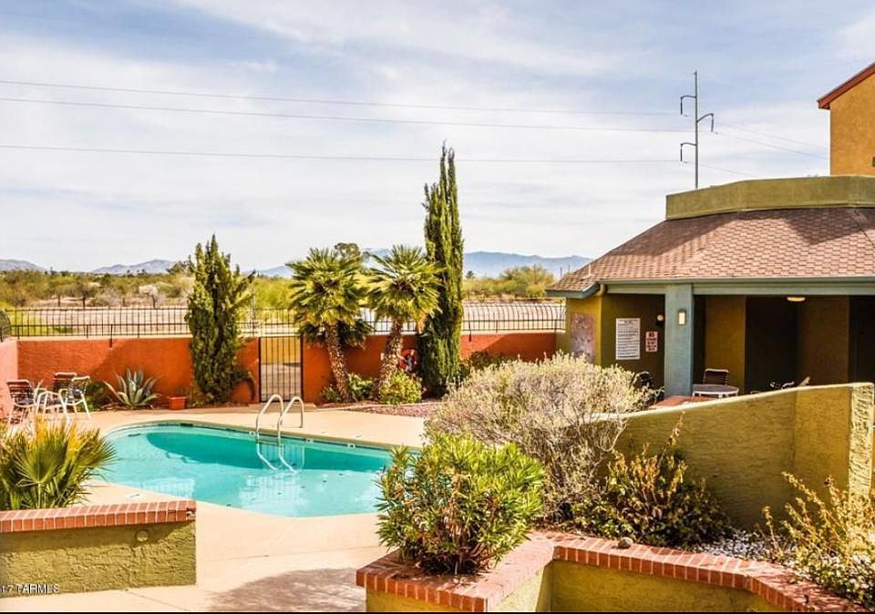 1st image of 3121 E Corte De La Raqueta