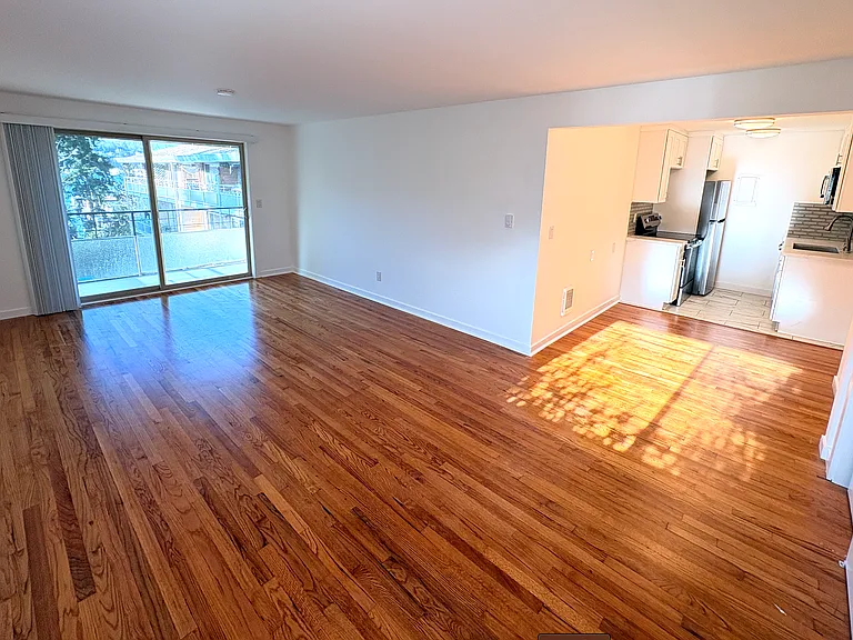 2345 Minor Ave E #17 — Photo 9