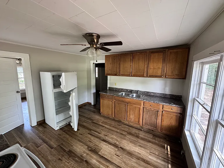 1010 E Carolina Ave — Photo 7