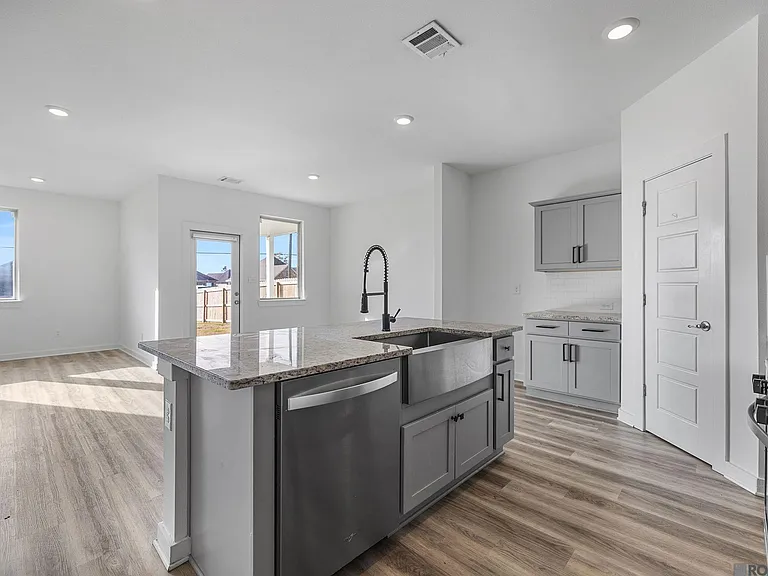 12856 Silverbell Ave — Photo 8