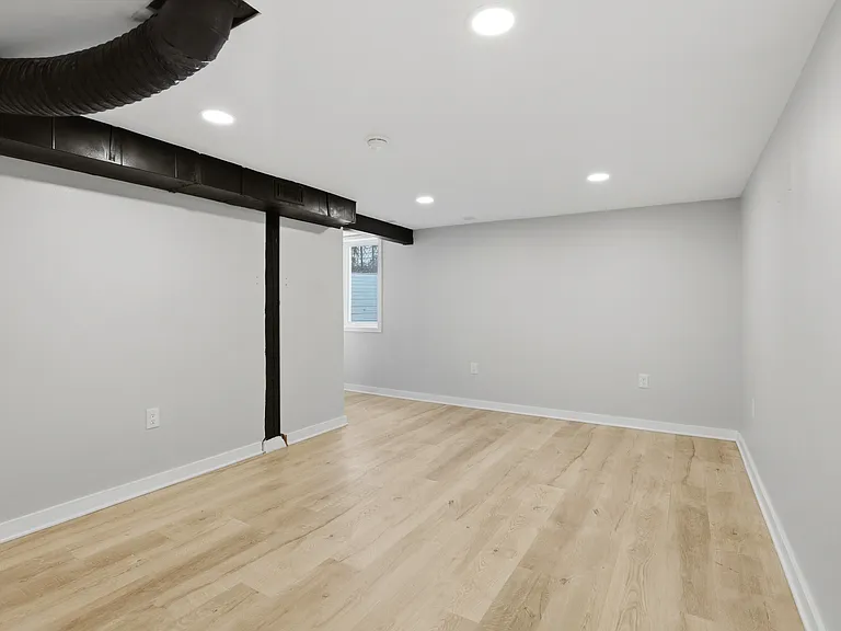4714 N Elm St — Photo 31