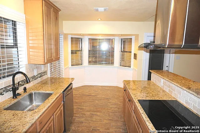 7634 Susan Elaine St — Photo 8
