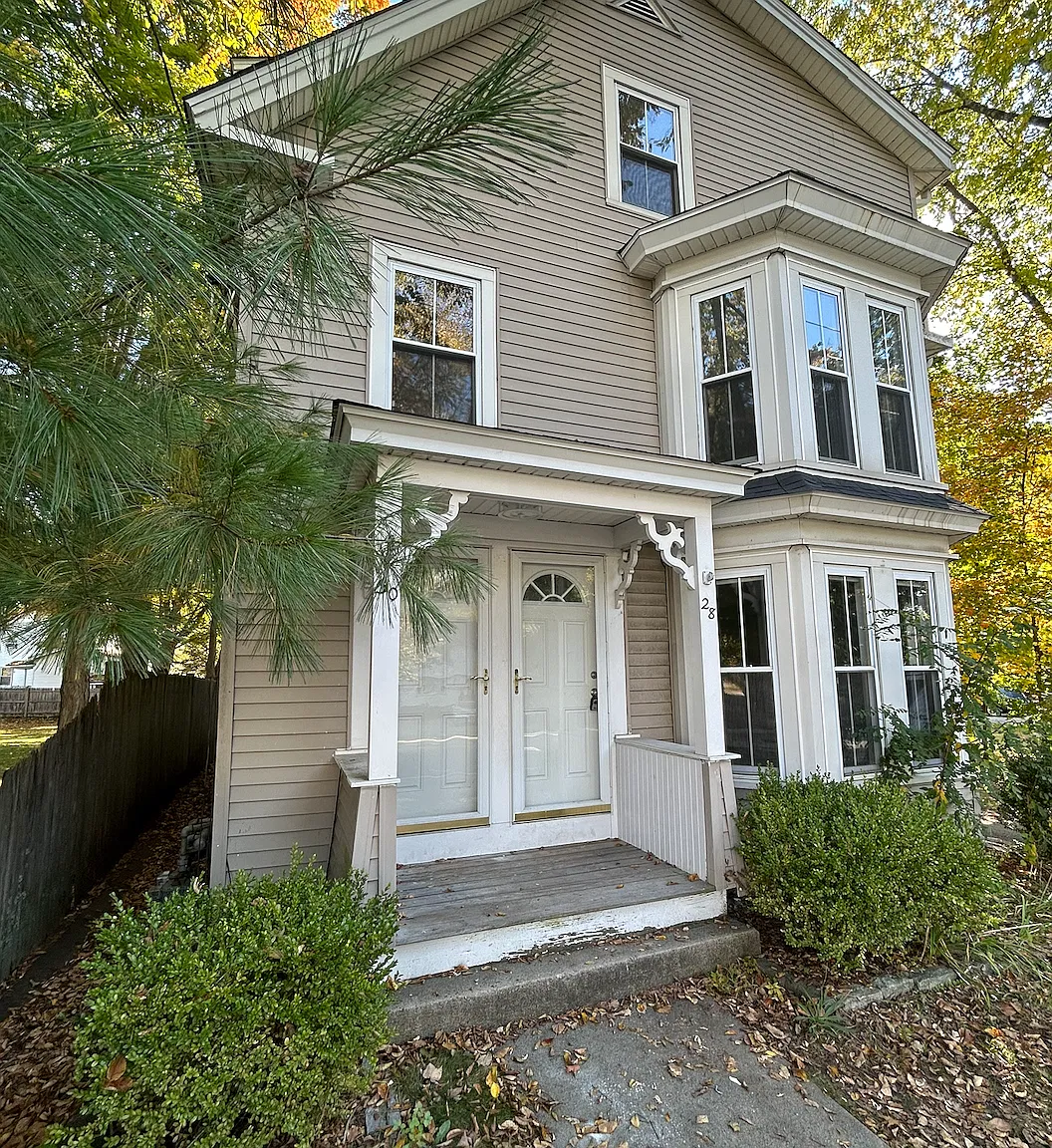 3 bed, 1100 sqft, $2,800 — Photo 2