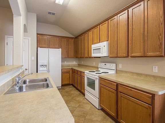 3rd image of 10507 Ludlow Ct