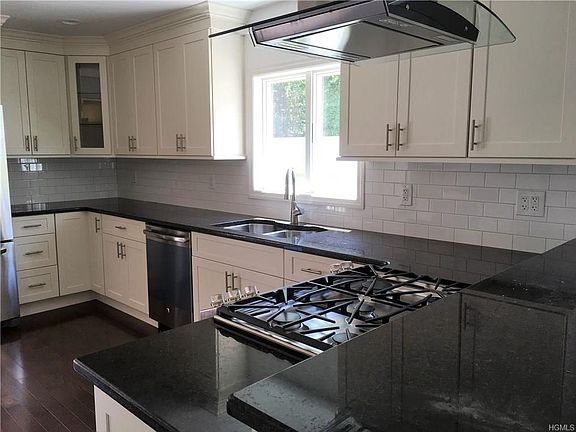 3rd image of 105 Gatto Ln