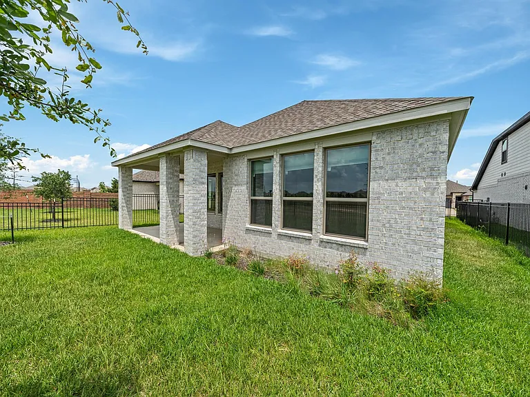 7623 Coral Lake Dr — Photo 33