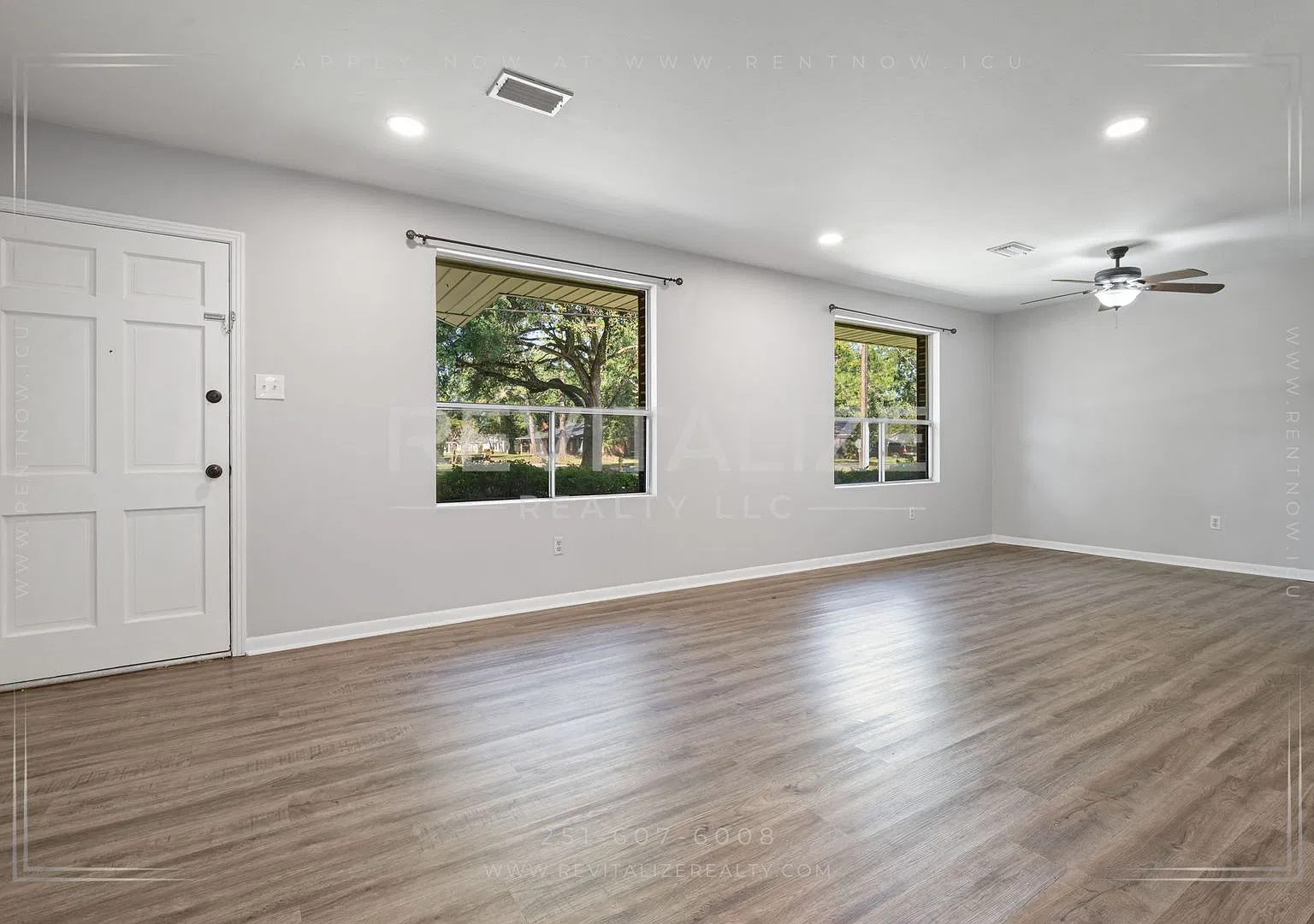 Charming 3-Bedroom Brick Home in Saraland — Photo 3