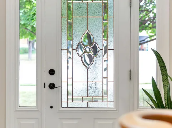 8 Linden Ln, Belleville, ON K8N 5W9