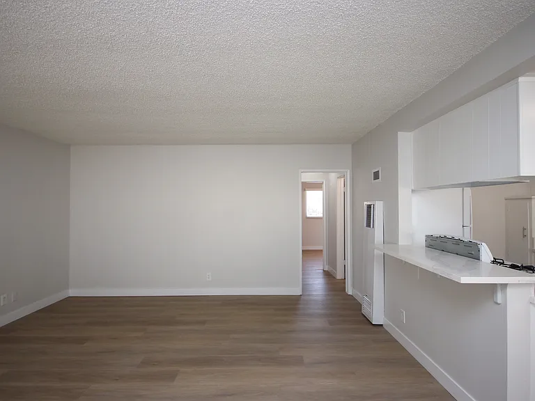 2505 W Grand Ave #F — Photo 11