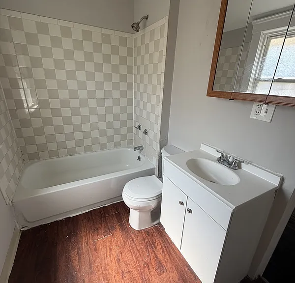 9814 Dunlap Ave — Photo 8