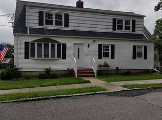 346 Little Clove Rd, Staten Island, NY 10301