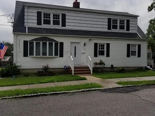346 Little Clove Rd, Staten Island, NY 10301