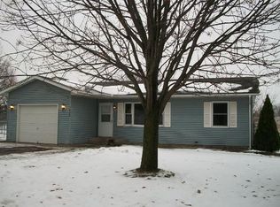 1420 Carriage Hills Dr S, Cambridge, MN 55008