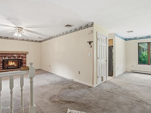 4th image of 121 Independence Dr