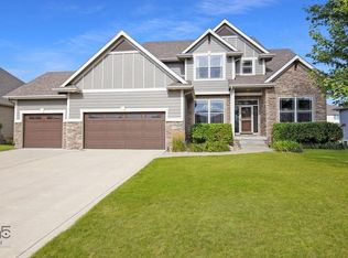 2724 148th St, Urbandale, IA 50322