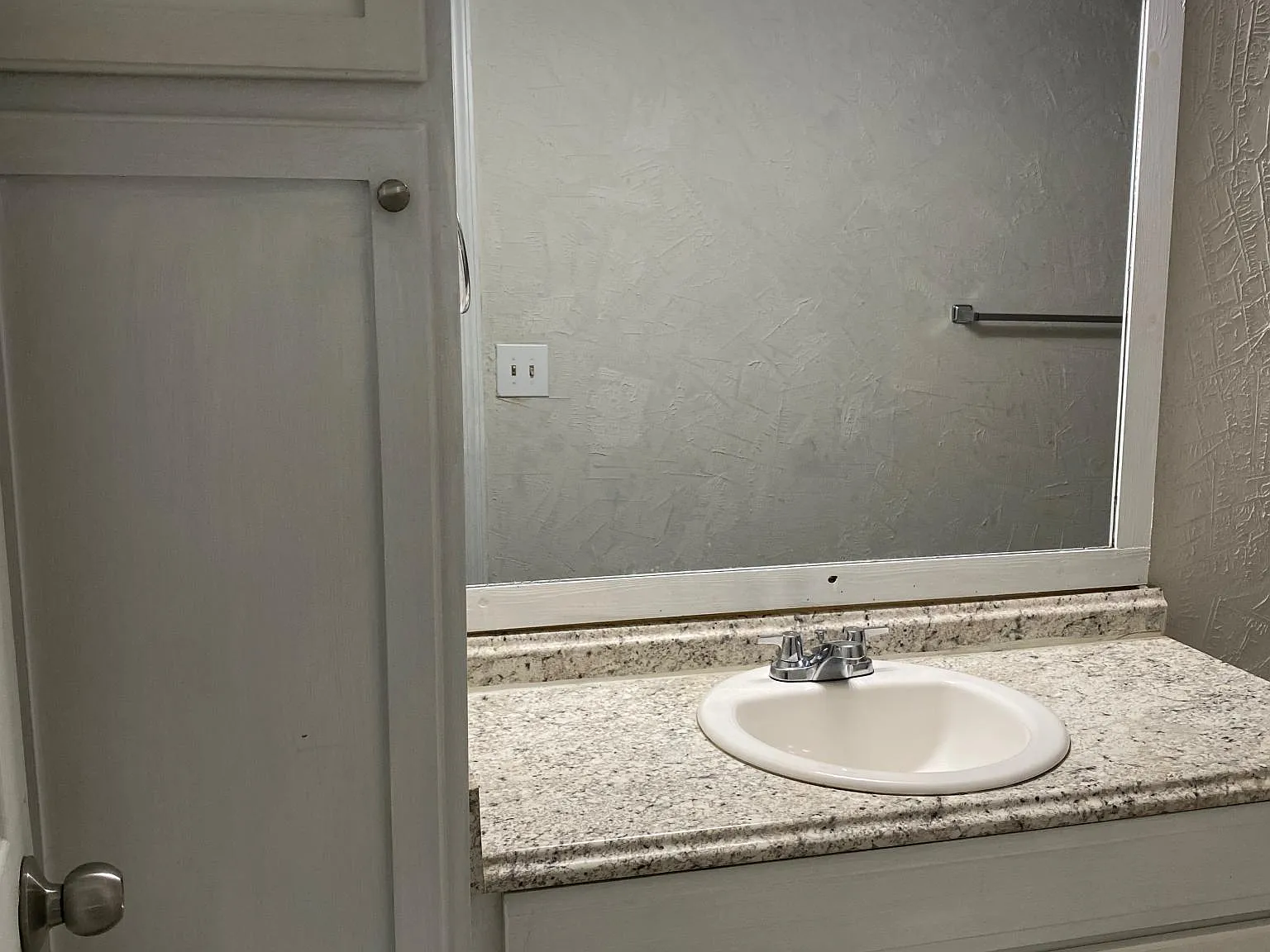 1 bed, 702 sqft, $875 — Photo 3