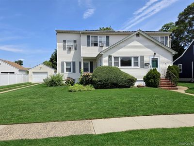 2291 Girard Place, Merrick, NY, 11566