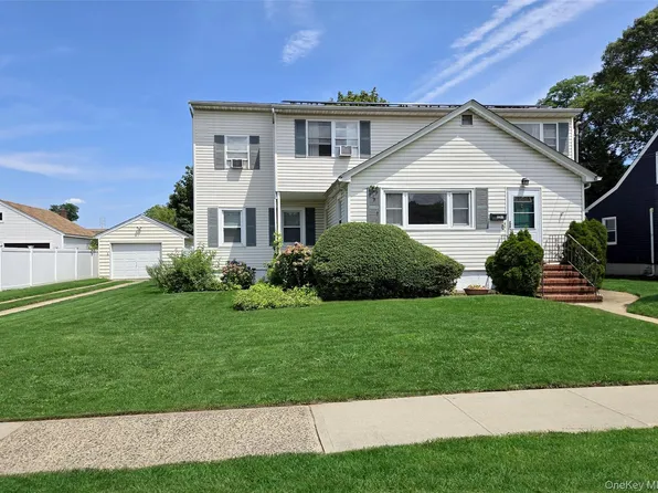 2291 Girard Place, Merrick, NY 11566