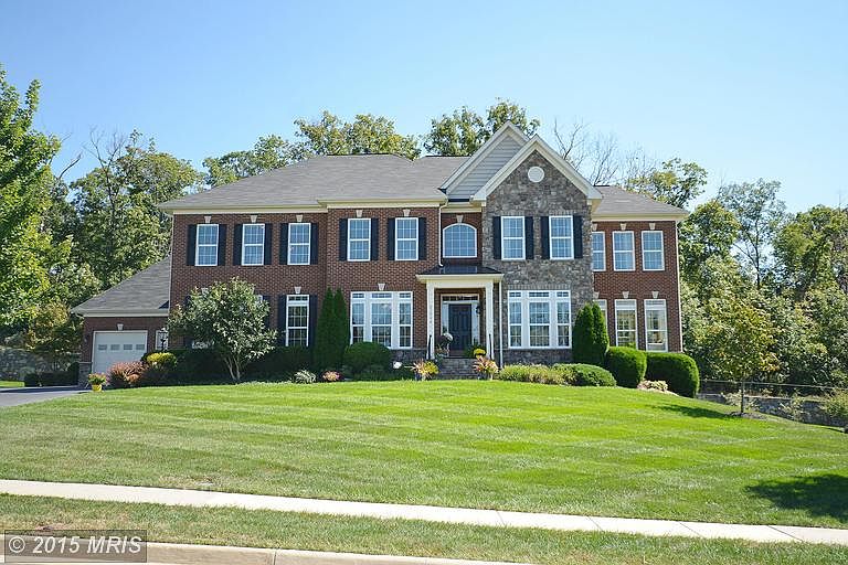 Beautiful Estate Home w/ 4 Car Garage