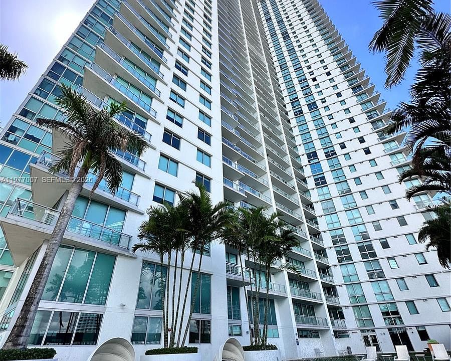 1st image of 92 SW 3rd St APT 3105