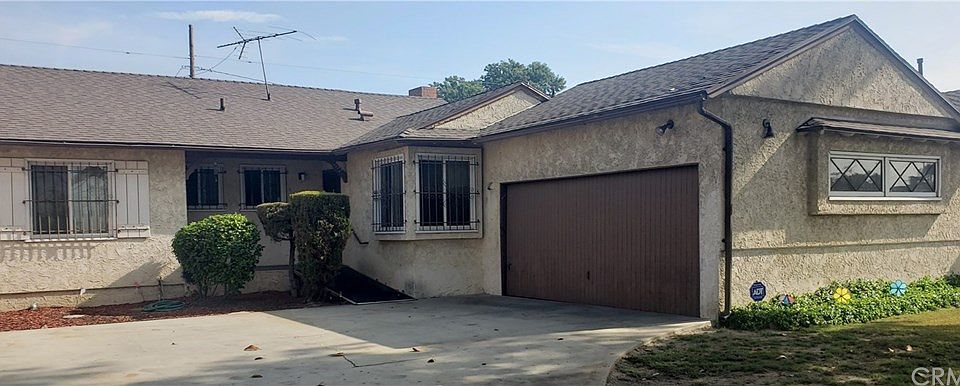 1st image of 2272 Fashion Ave