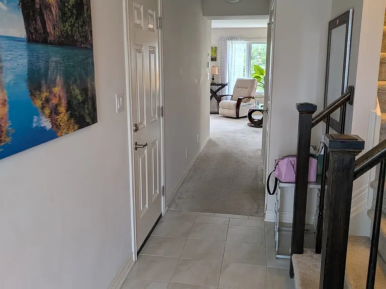 48 Haney Dr — Photo 2