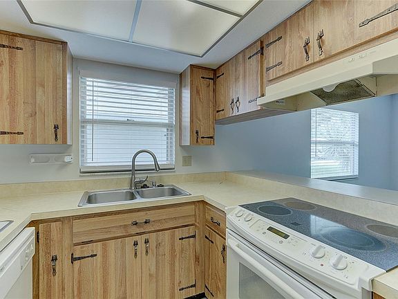 5th image of 1118 Coleman Ave
