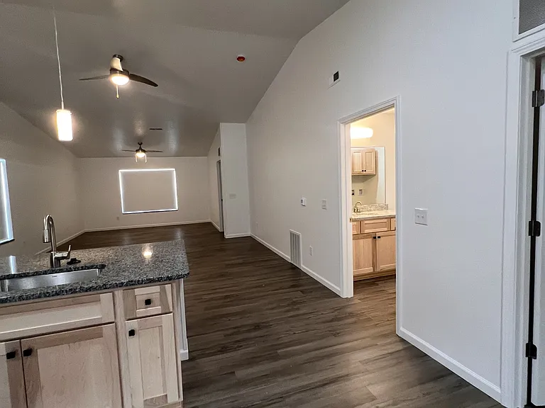 209 S Millersburg St — Photo 13