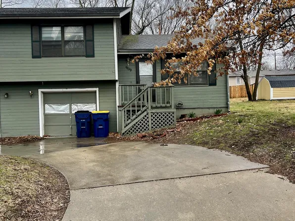 909 Fir St, Eudora, KS 66025