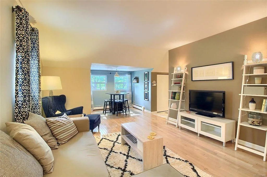 1123 N Sherman St — Photo 4