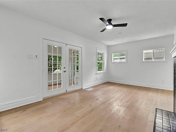 5th image of 1584 Hampton Rd