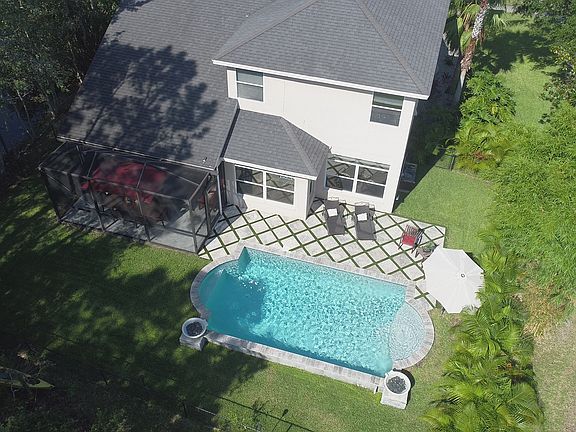 Private yard on preserve