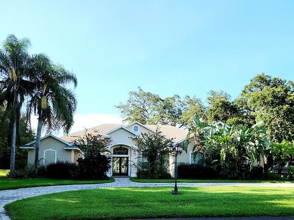 5 Pine Forest Ln