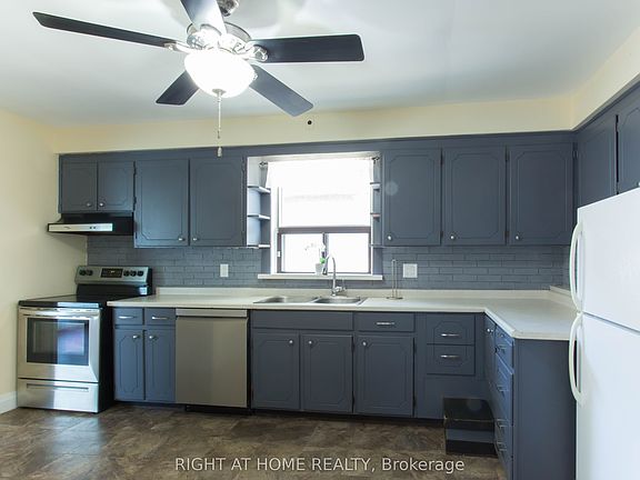 5th image of 30 Northampton Dr