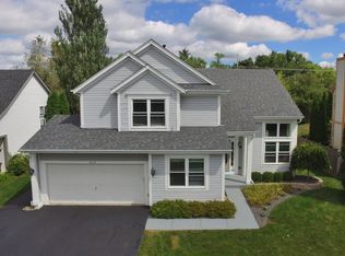412 Fairfax Ln, Grayslake, IL