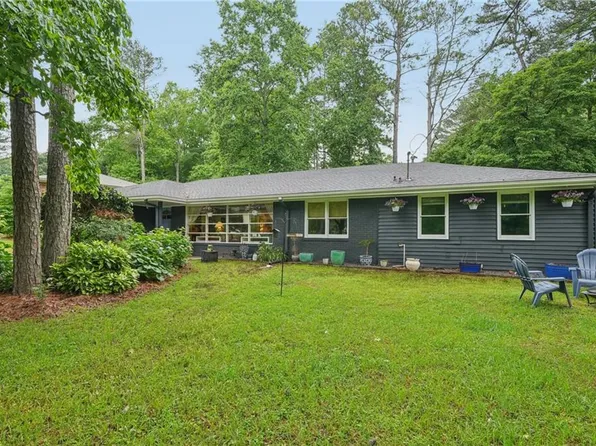 2762 Whispering Pines Dr, Decatur, GA 30033