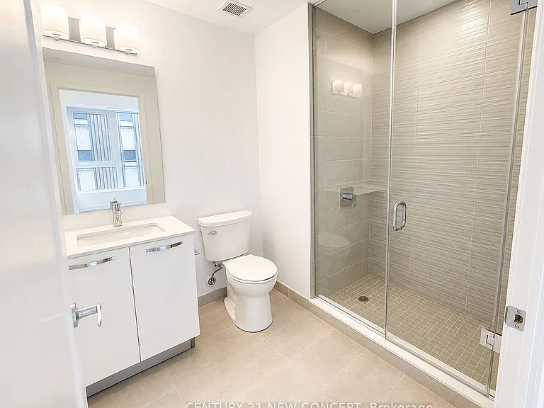75 James St S #416 — Photo 13