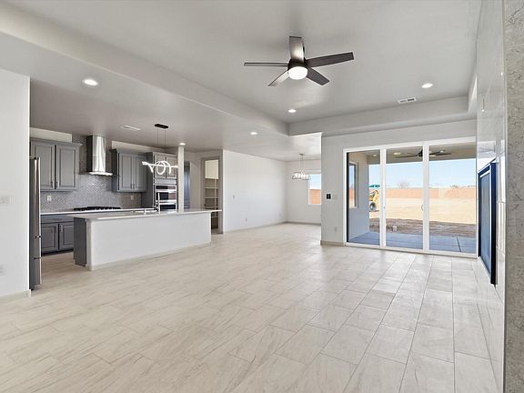 5th image of 505 12th Ave SE